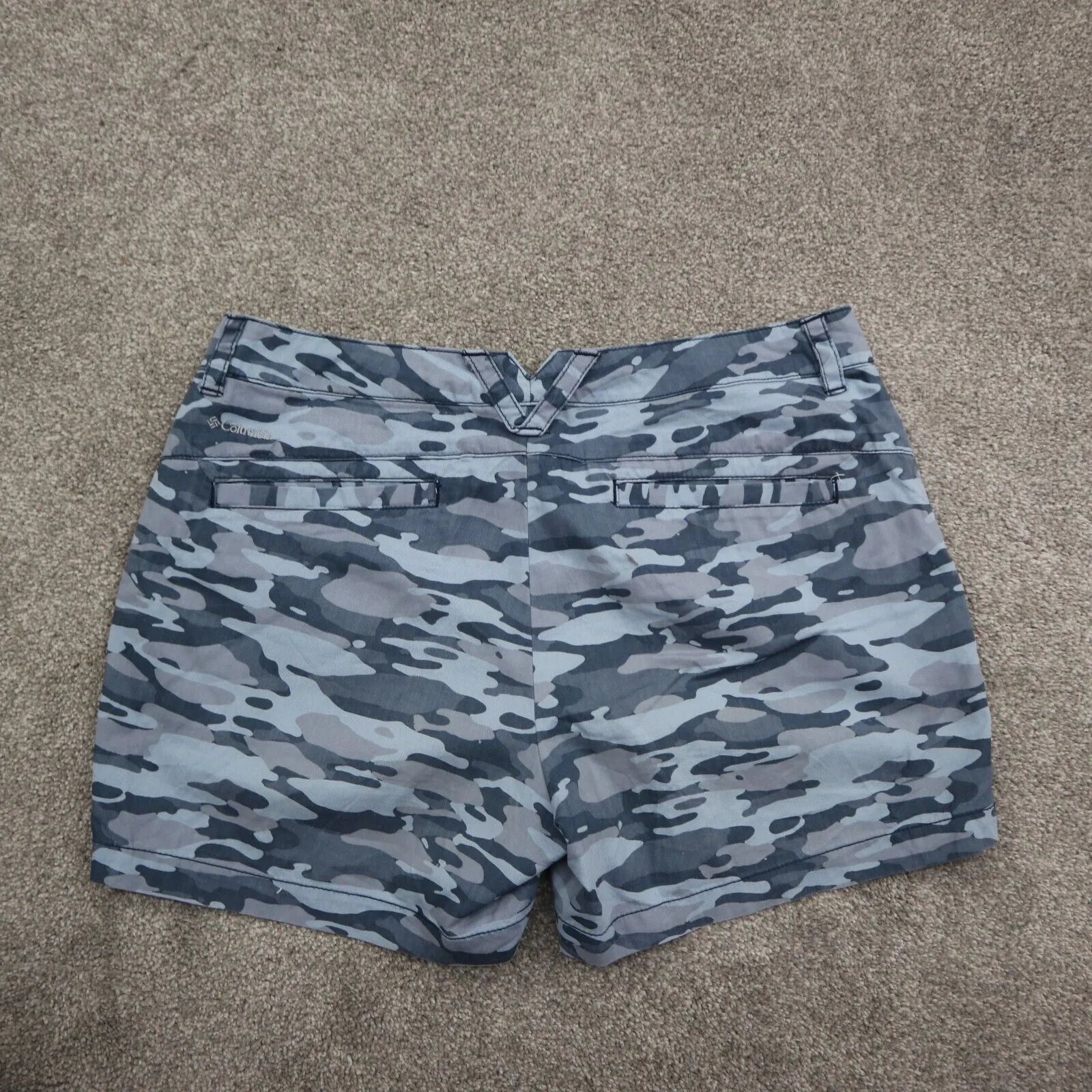 Columbia Sportswear Women Casual Chino Shorts Camouflage Pockets Gray Black SZ 6