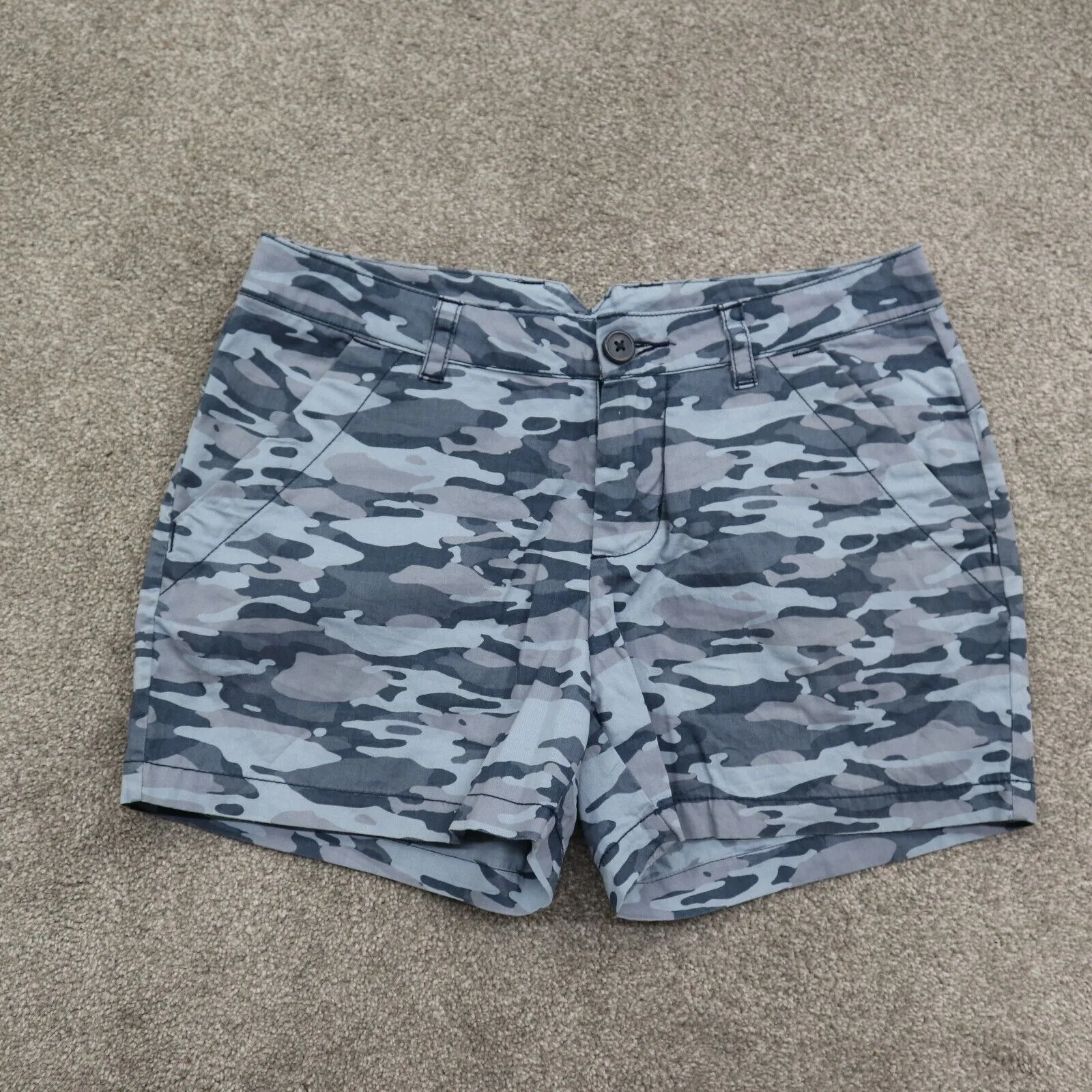 Columbia Sportswear Women Casual Chino Shorts Camouflage Pockets Gray Black SZ 6