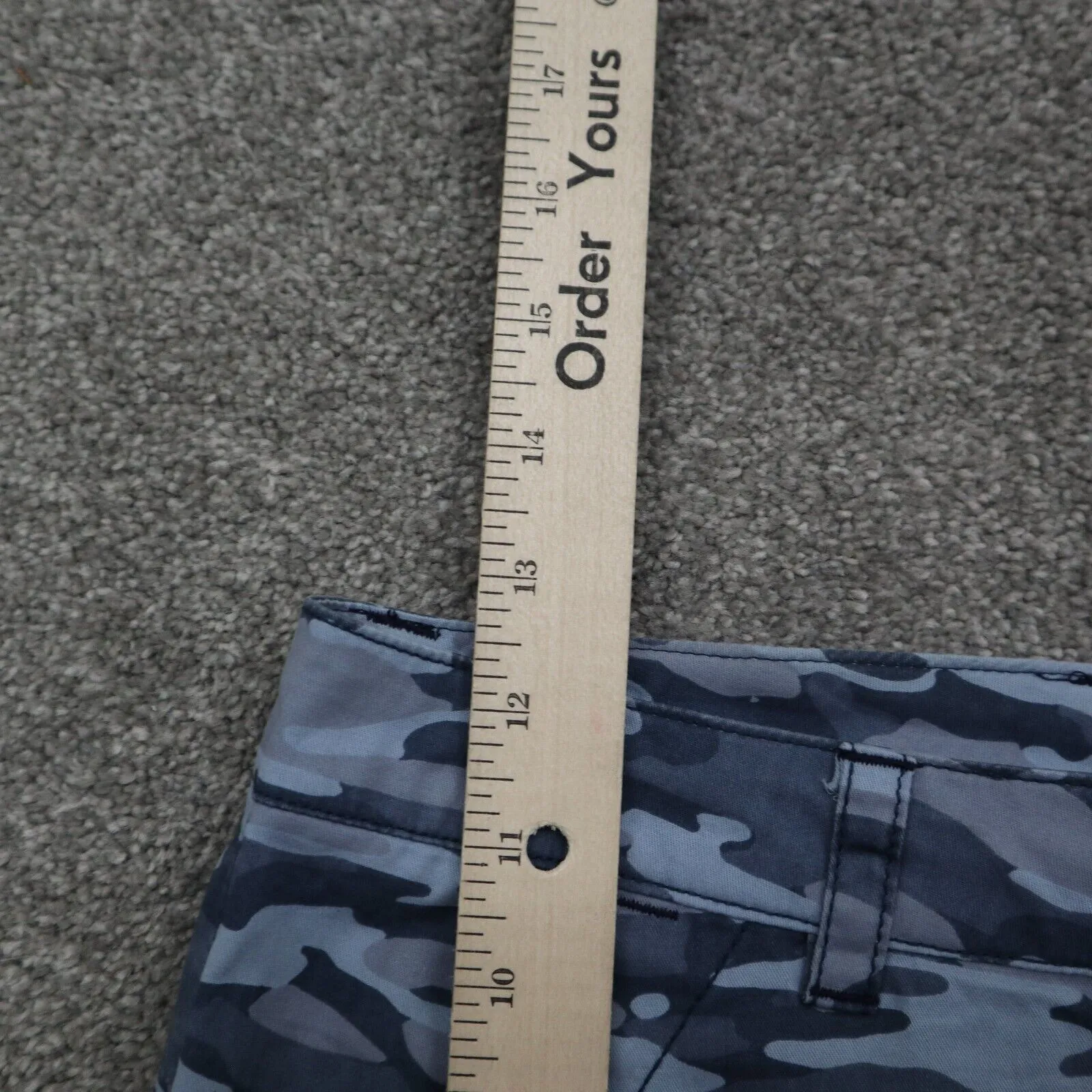 Columbia Sportswear Women Casual Chino Shorts Camouflage Pockets Gray Black SZ 6