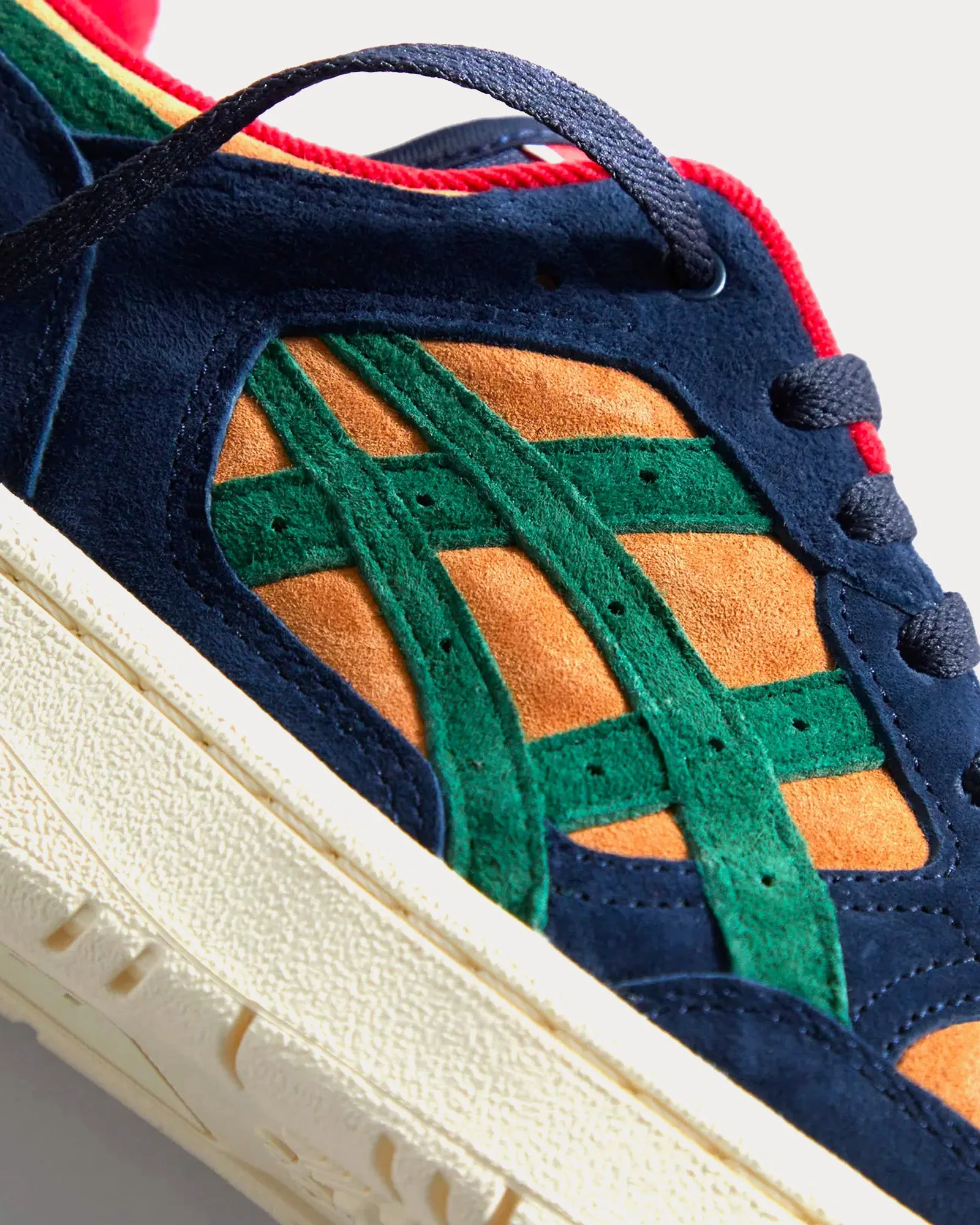 EX89 Outdoor Biscuit Low Top Sneakers