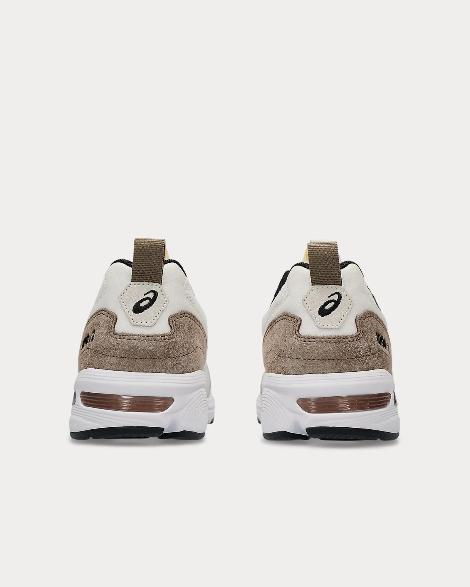 Gel-1090v2 Cream / White Low Top Sneakers