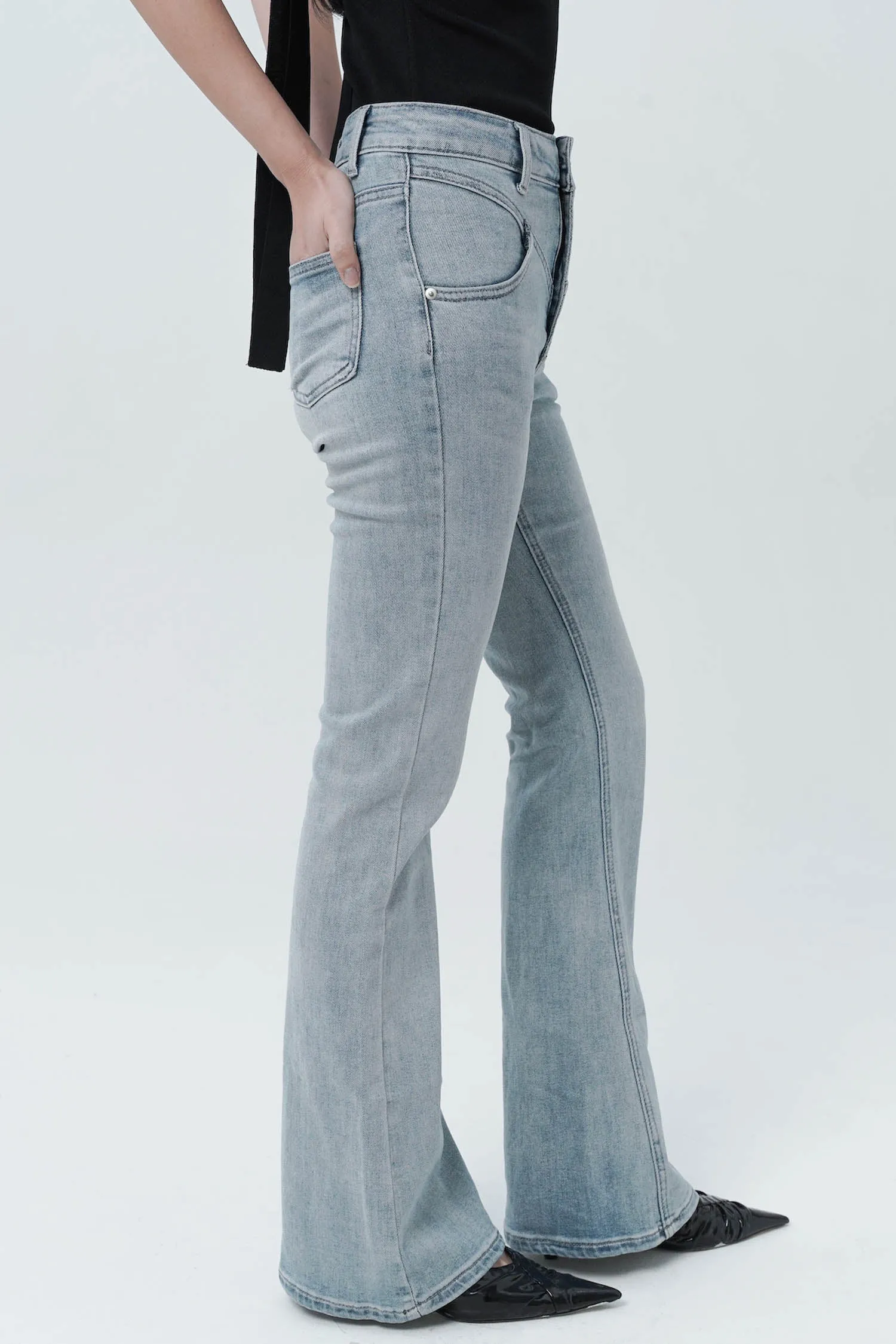 Jarrel Flared Jeans In Blue Wash