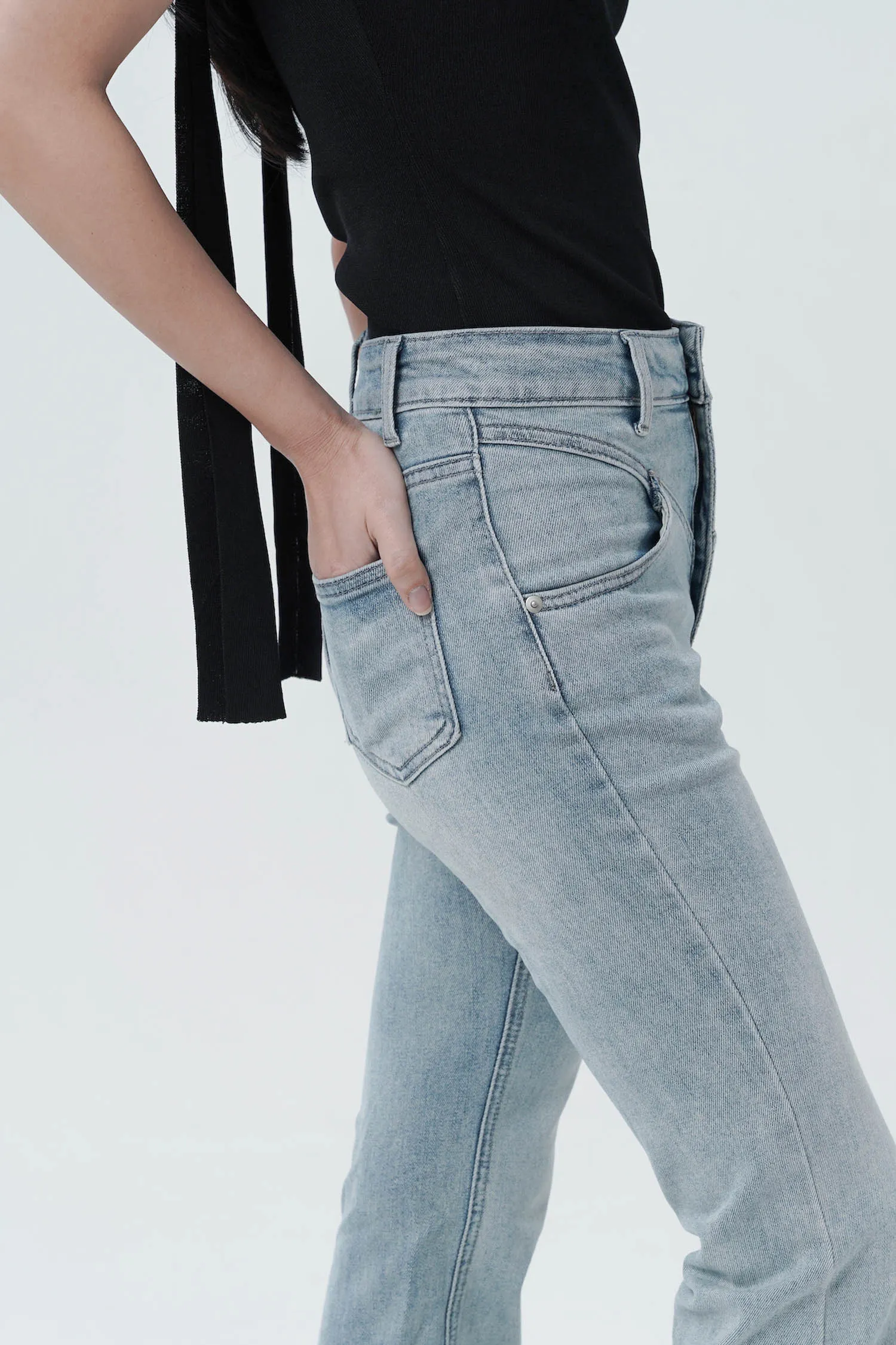 Jarrel Flared Jeans In Blue Wash