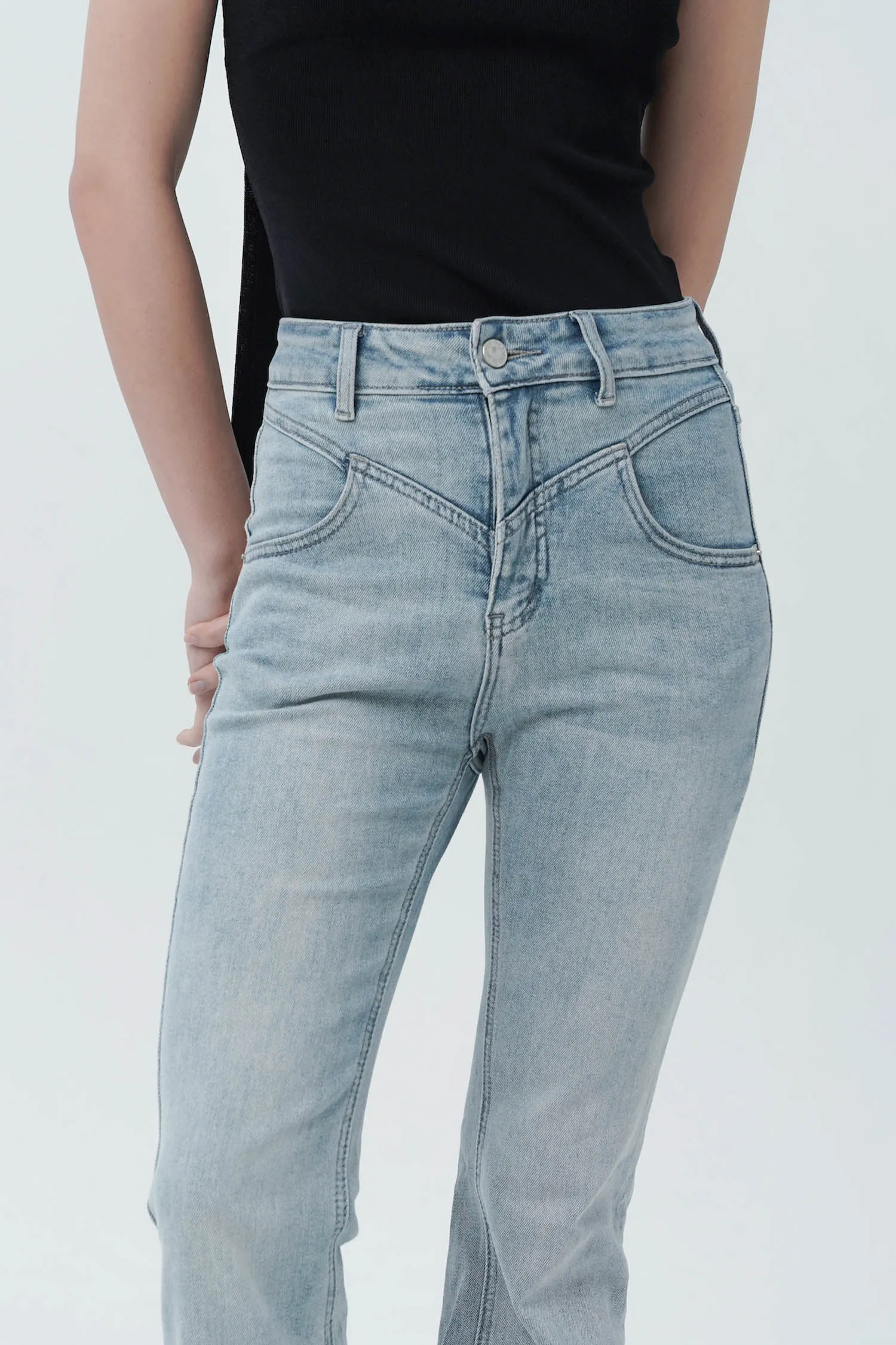 Jarrel Flared Jeans In Blue Wash