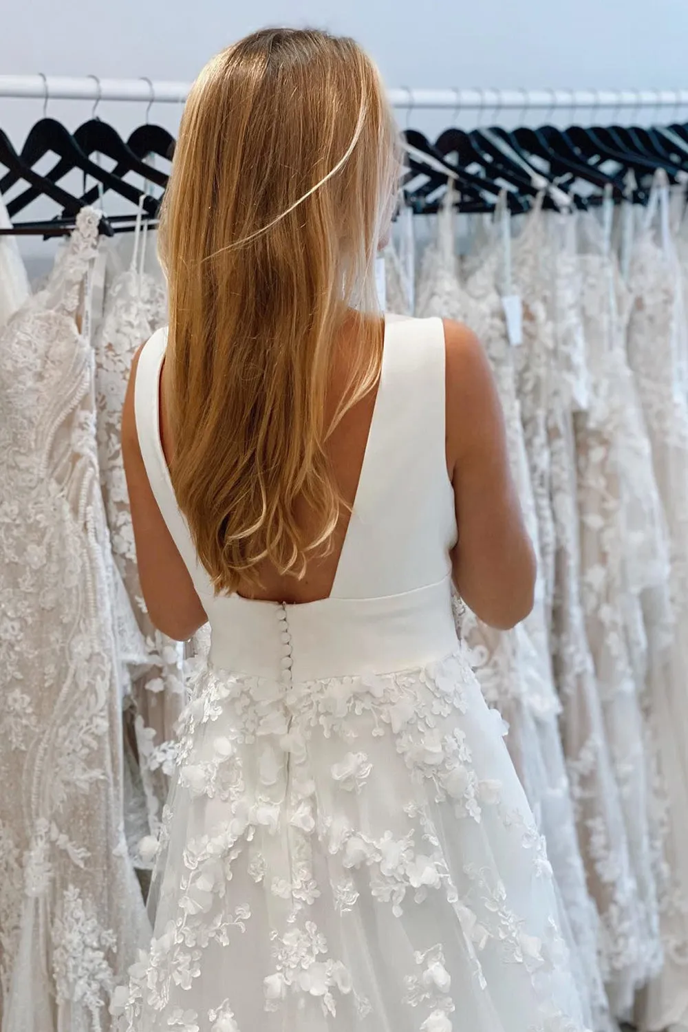 White Deep V-Neck Backless Long Wedding Dress with Appliques