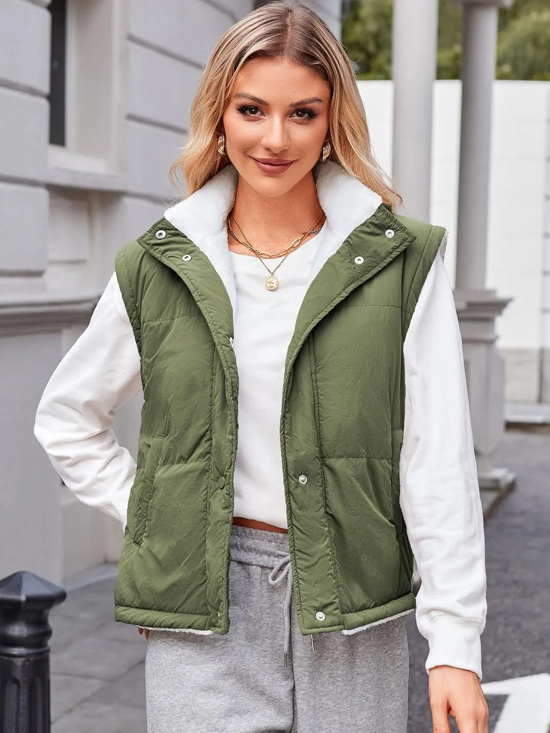 ZAFUL Womens 2024 Fall Cropped Puffer Vest Reversible Zip Up Quilted Vest Sleeveless Winter Fleece Jacket Outerwear