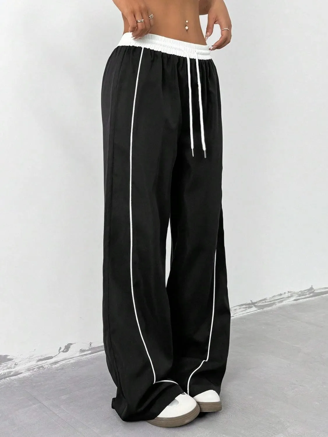 ZAFUL Womens Parachute Pants Y2K Wide Leg Cargo Sweatpants Drawstring Waist Jogger Pants with Pockets